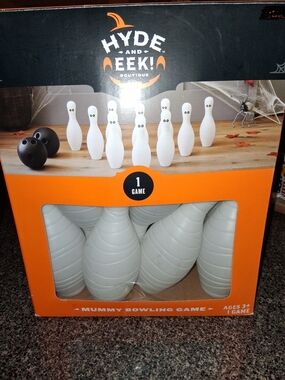 Hyde and Eek! White Mummy Bowling Game